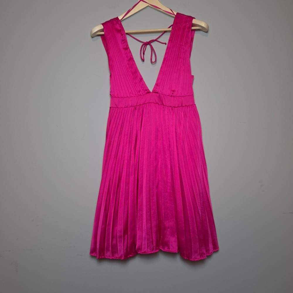 Jessica Simpson Hot Pink Pleated Satin V-Neck Mini Dress Size Medium